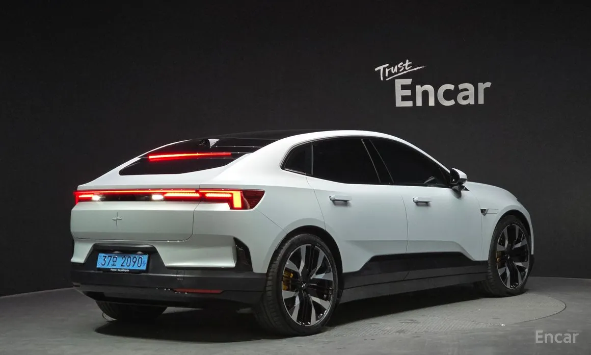 Фото 2 - Polestar 4