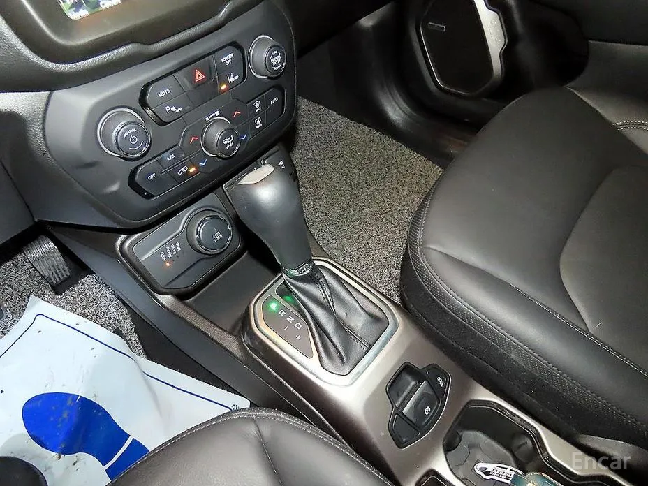 Фото 12 - Jeep Renegade