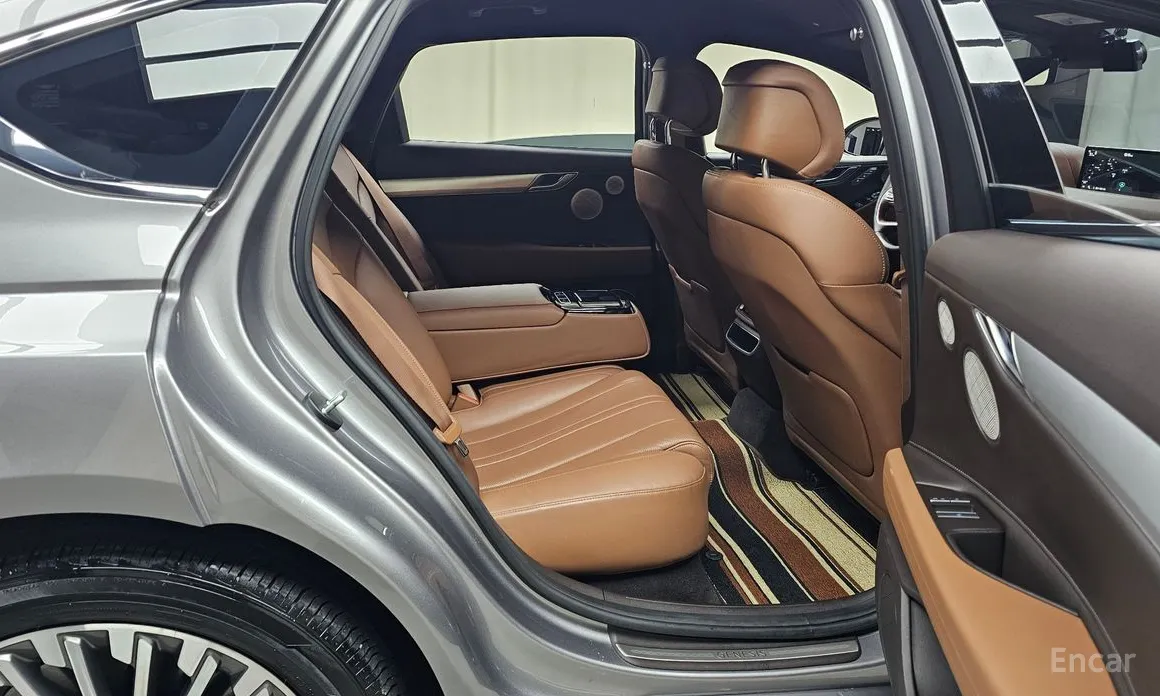 Фото 12 - Genesis G80