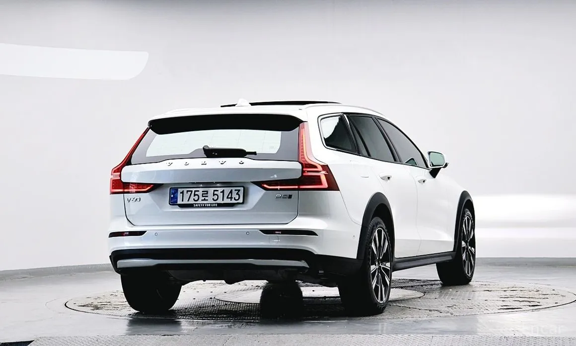 Фото 2 - Volvo V60