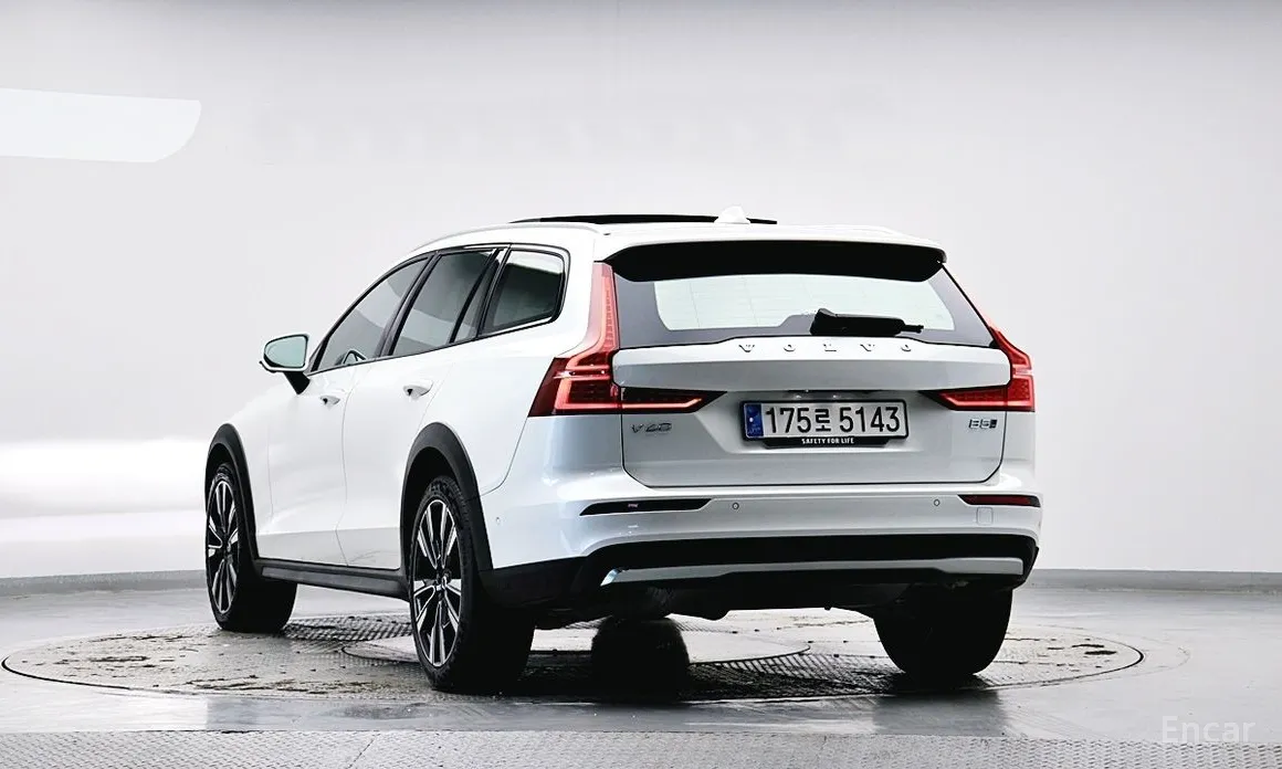 Фото 4 - Volvo V60