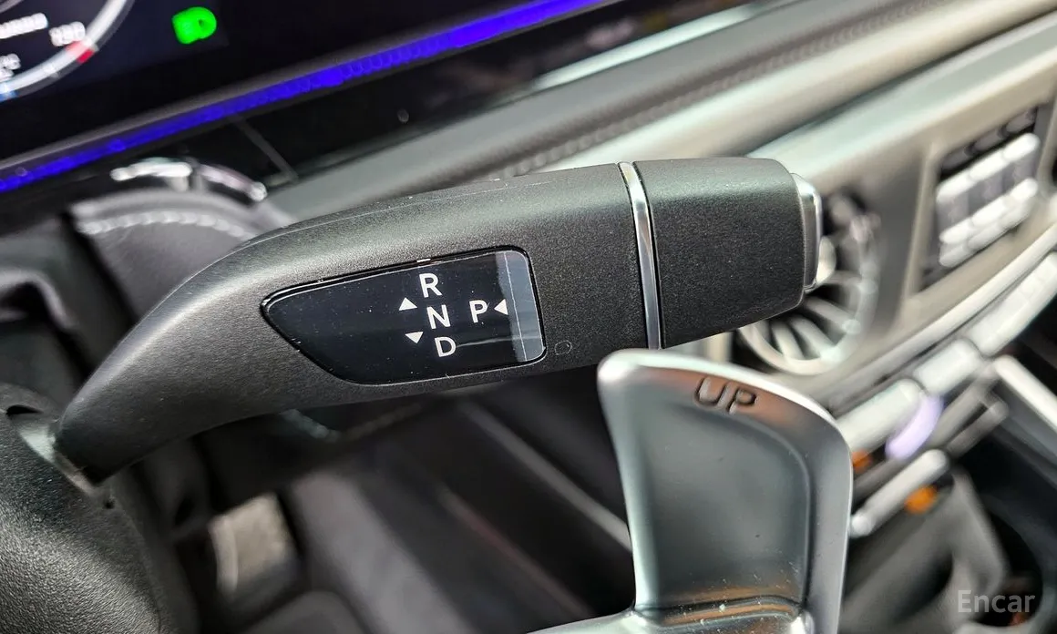 Фото 9 - Mercedes-Benz G-Class