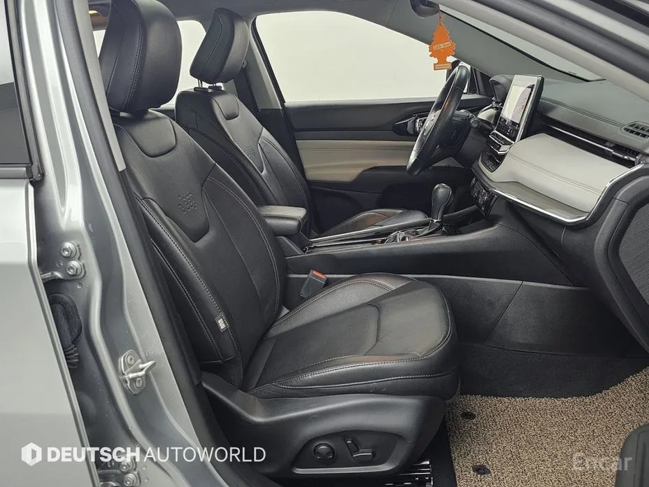 Фото 13 - Jeep Compass