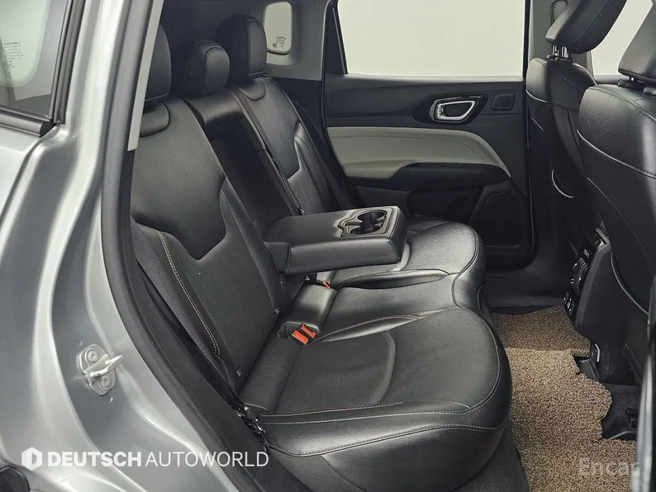 Фото 14 - Jeep Compass