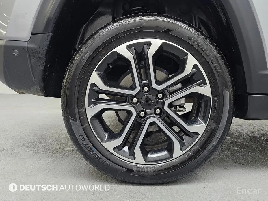 Фото 17 - Jeep Compass