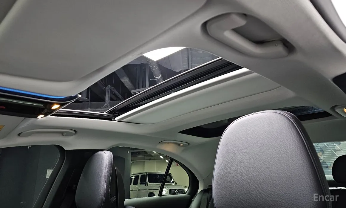 Фото 16 - Mercedes-Benz E-Class