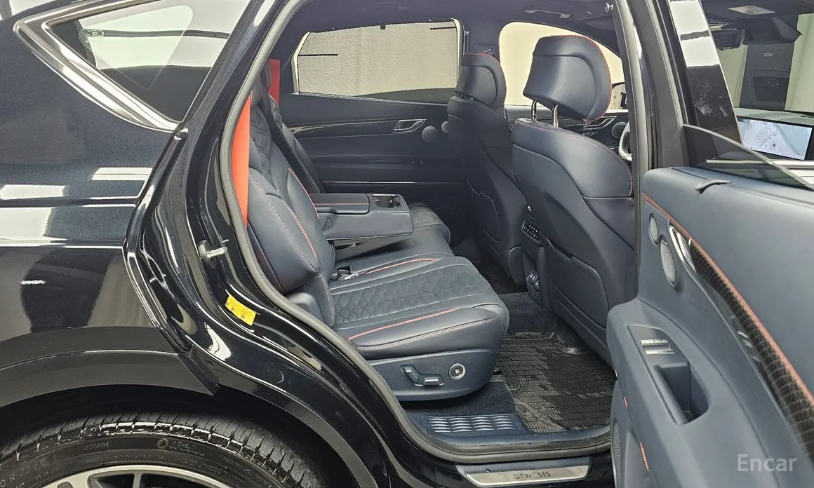 Фото 12 - Genesis GV80