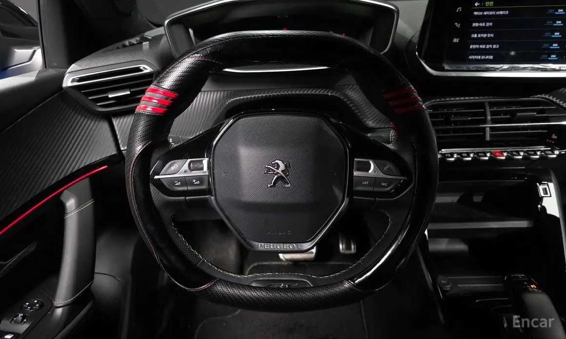 Фото 13 - Peugeot 2008