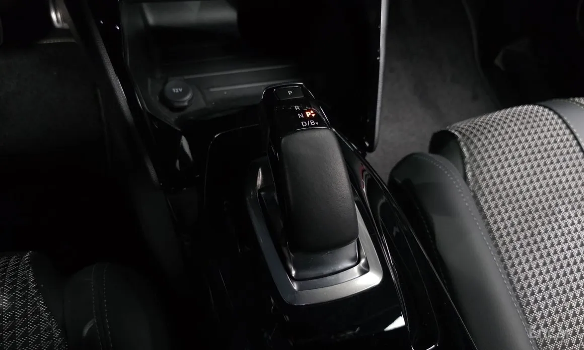 Фото 9 - Peugeot 2008