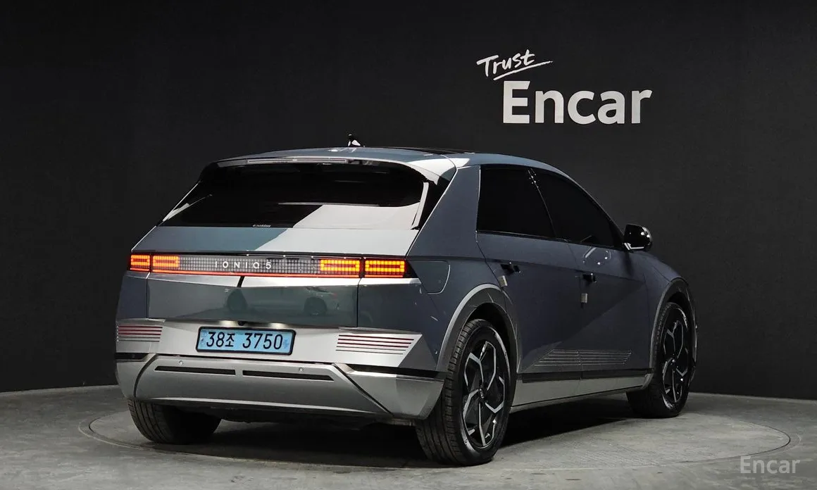 Фото 2 - Hyundai Ioniq 5