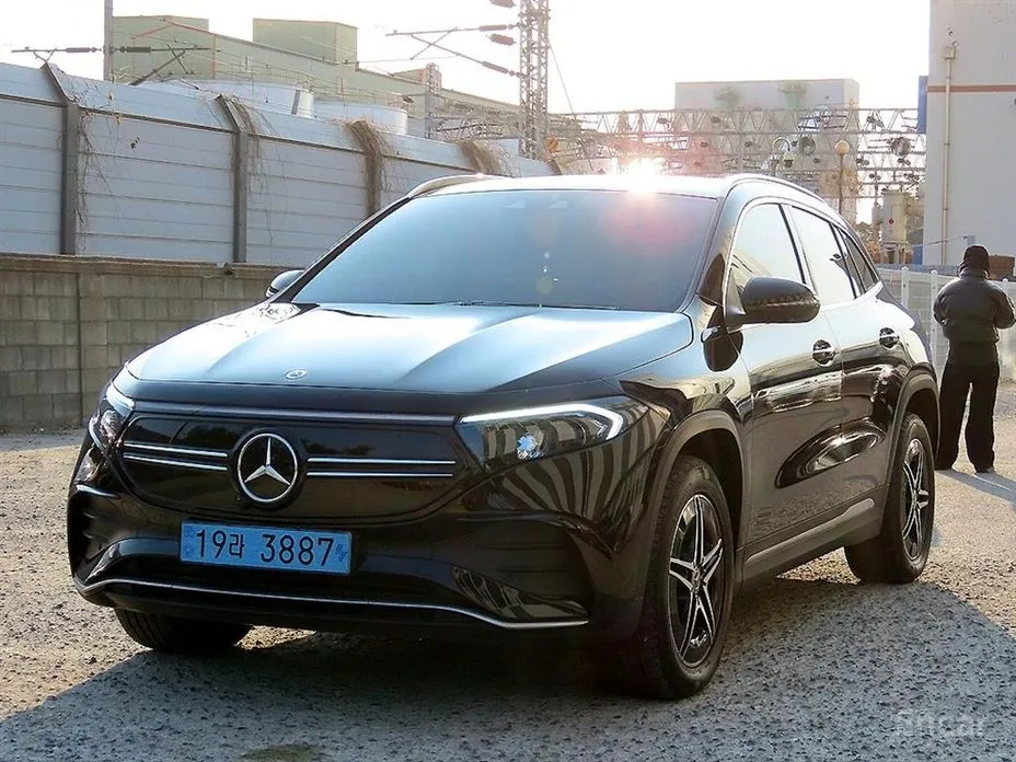 Фото 1 - Mercedes-Benz EQA