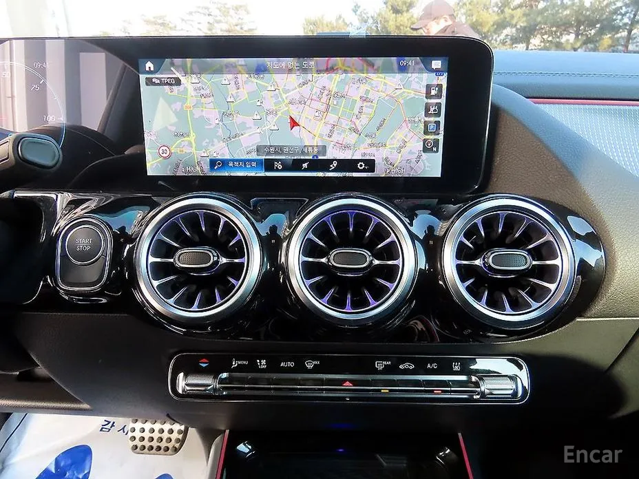 Фото 12 - Mercedes-Benz EQA