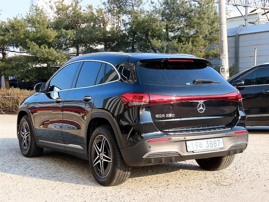 Фото 3 - Mercedes-Benz EQA