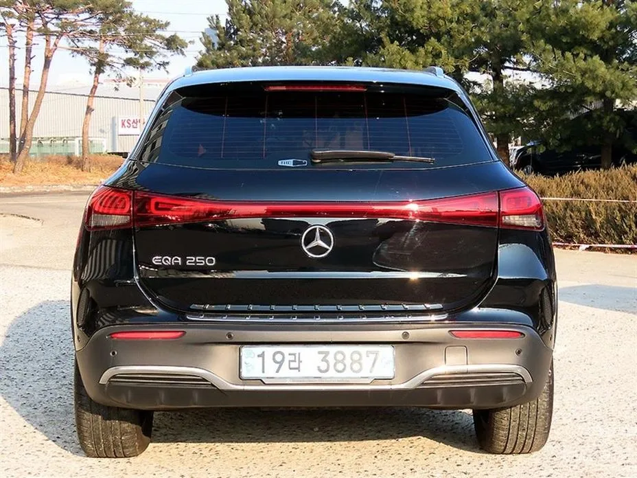 Фото 4 - Mercedes-Benz EQA