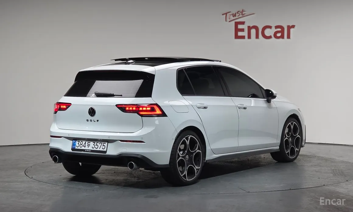 Фото 2 - Volkswagen Golf