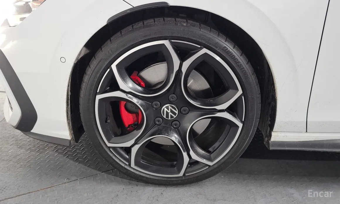 Фото 5 - Volkswagen Golf