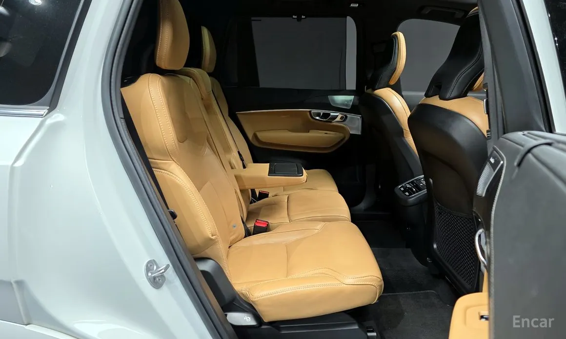 Фото 12 - Volvo XC90