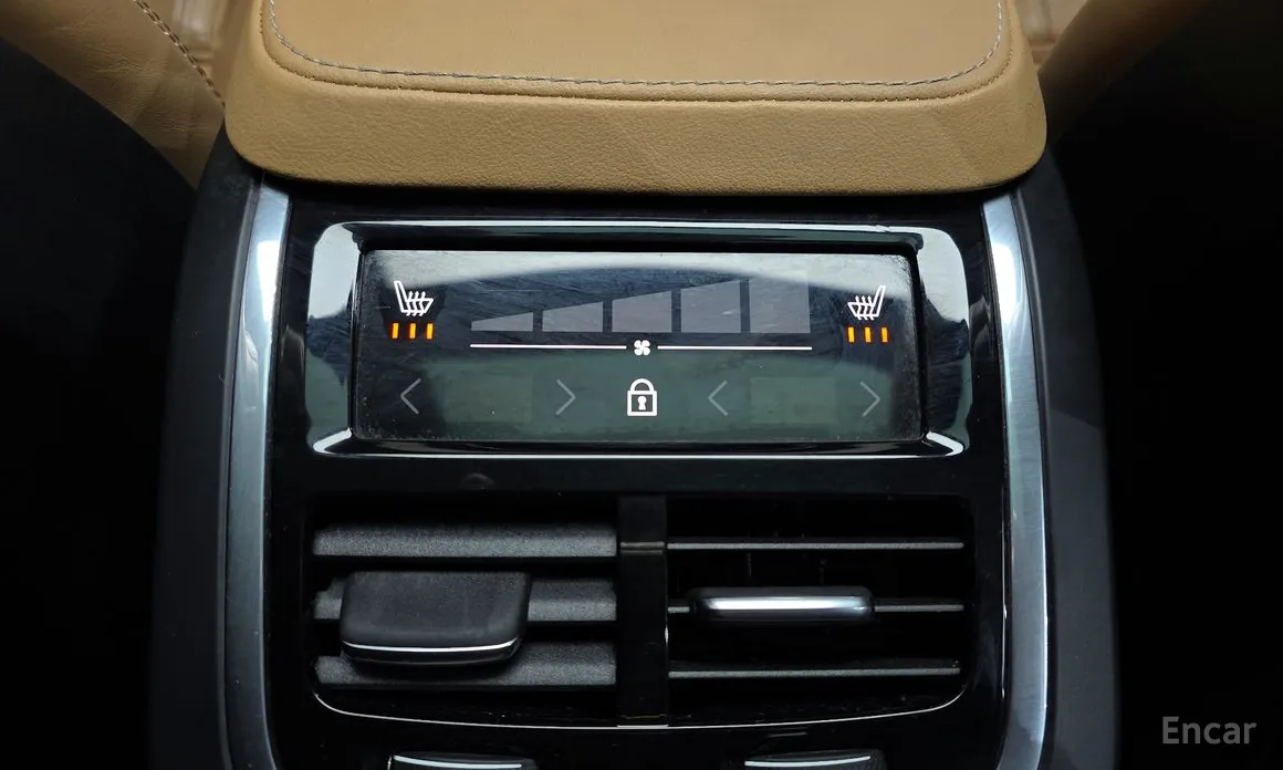 Фото 17 - Volvo XC90