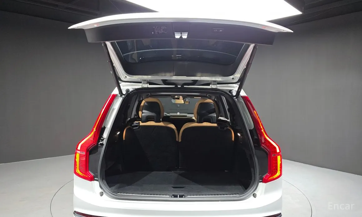 Фото 20 - Volvo XC90