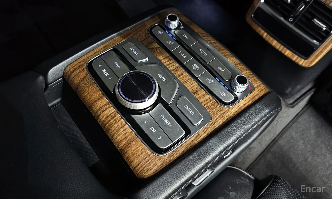 Фото 18 - Kia K9