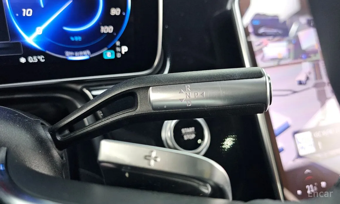 Фото 9 - Mercedes-Benz EQS