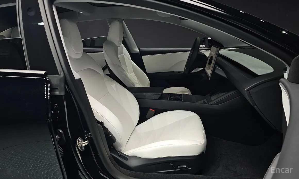 Фото 10 - Tesla Model 3