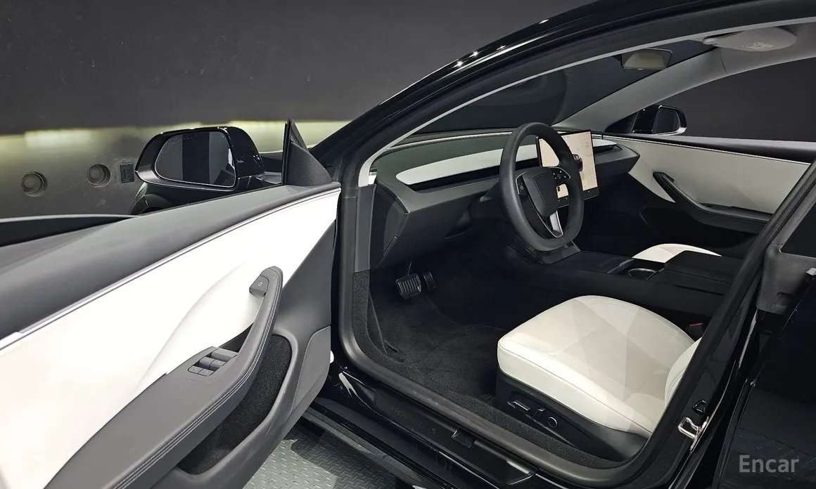 Фото 11 - Tesla Model 3