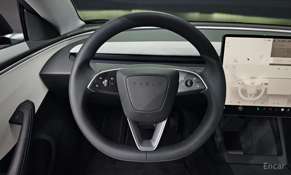 Фото 13 - Tesla Model 3