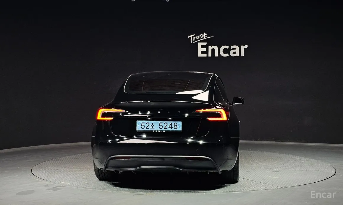 Фото 4 - Tesla Model 3