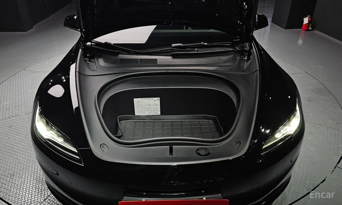 Фото 6 - Tesla Model 3