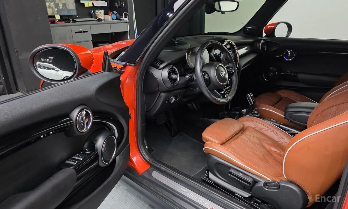 Фото 10 - Mini Cooper Convertible