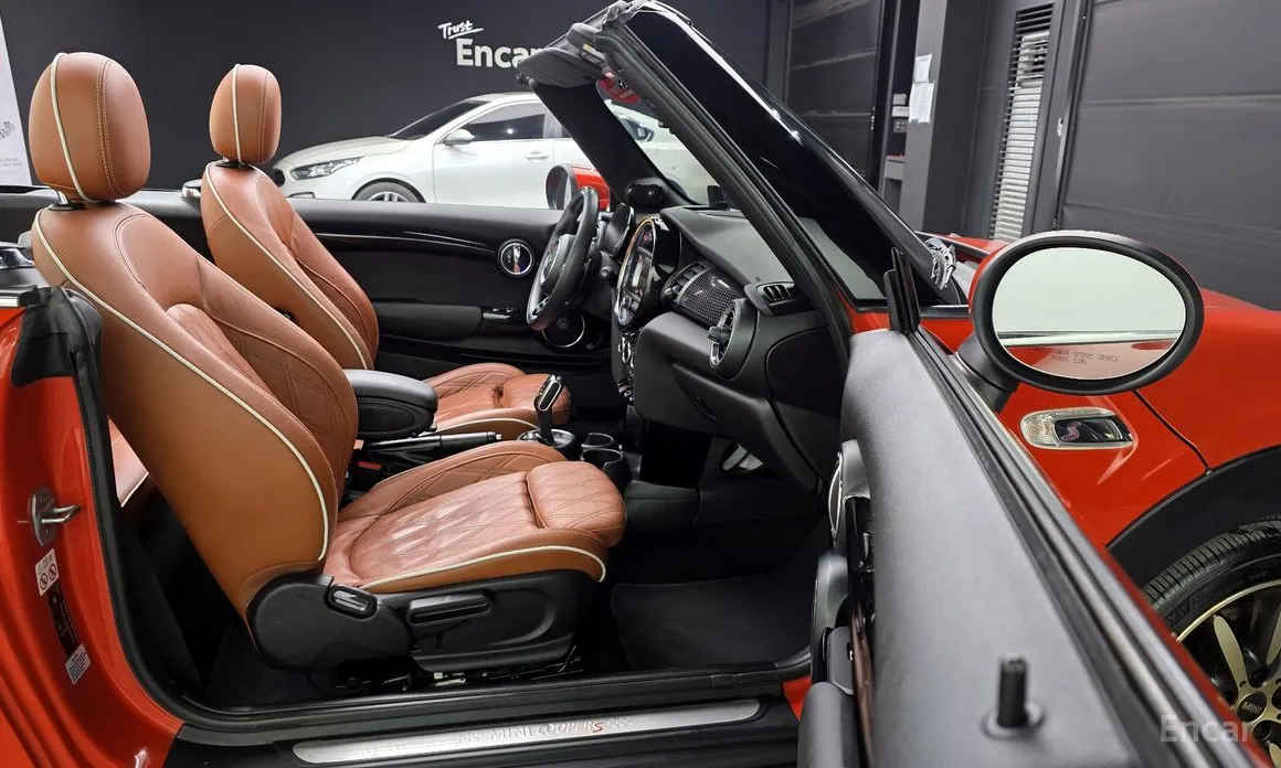 Фото 19 - Mini Cooper Convertible