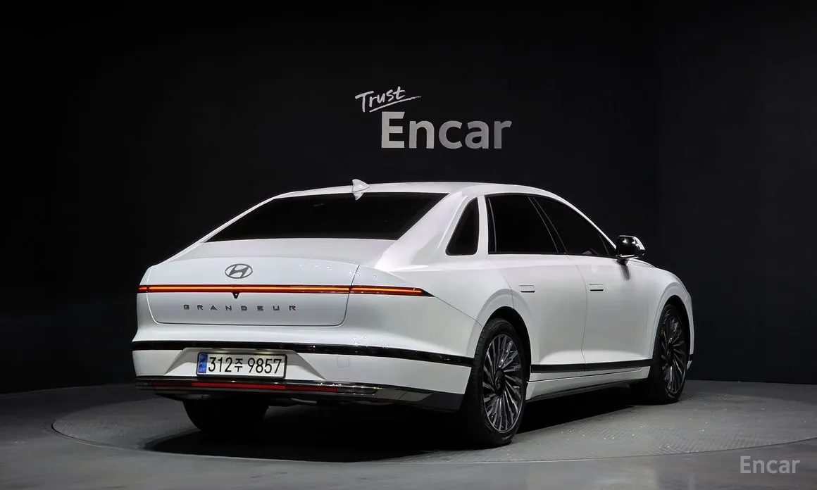 Фото 2 - Hyundai Grandeur