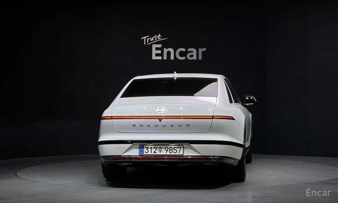 Фото 4 - Hyundai Grandeur