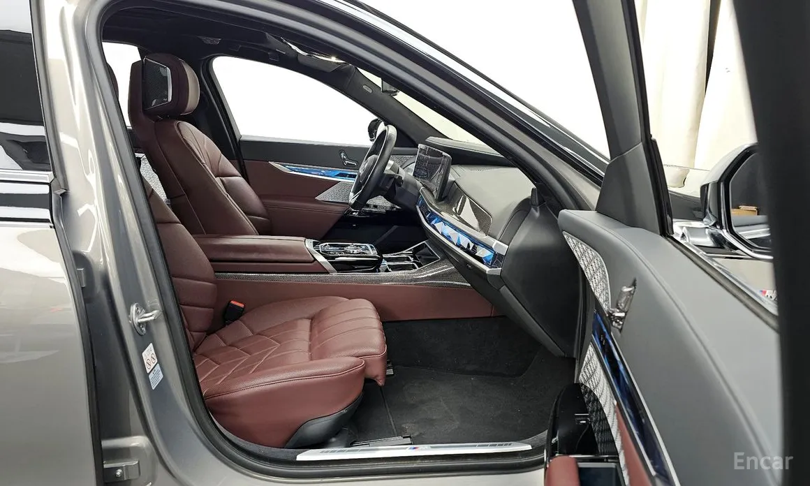 Фото 11 - BMW i7