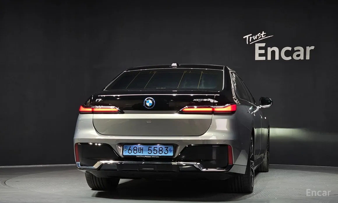 Фото 4 - BMW i7