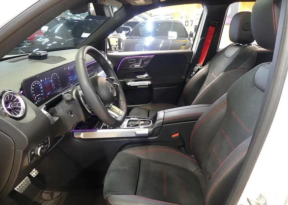 Фото 10 - Mercedes-Benz GLB-Class