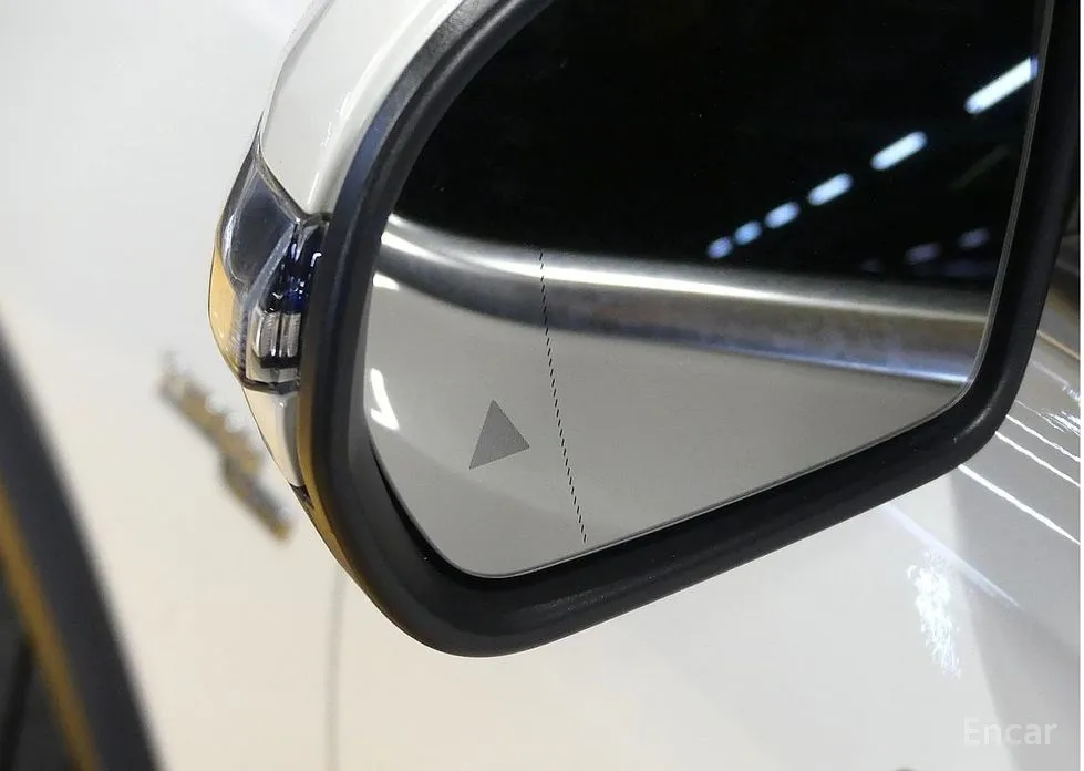 Фото 17 - Mercedes-Benz GLB-Class