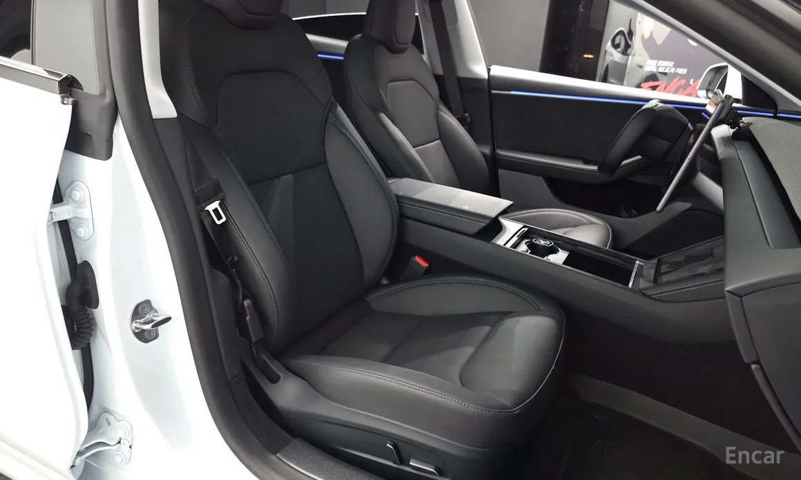 Photo 10 - Tesla Model 3