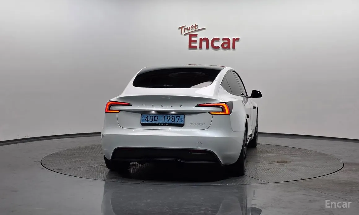 Photo 4 - Tesla Model 3