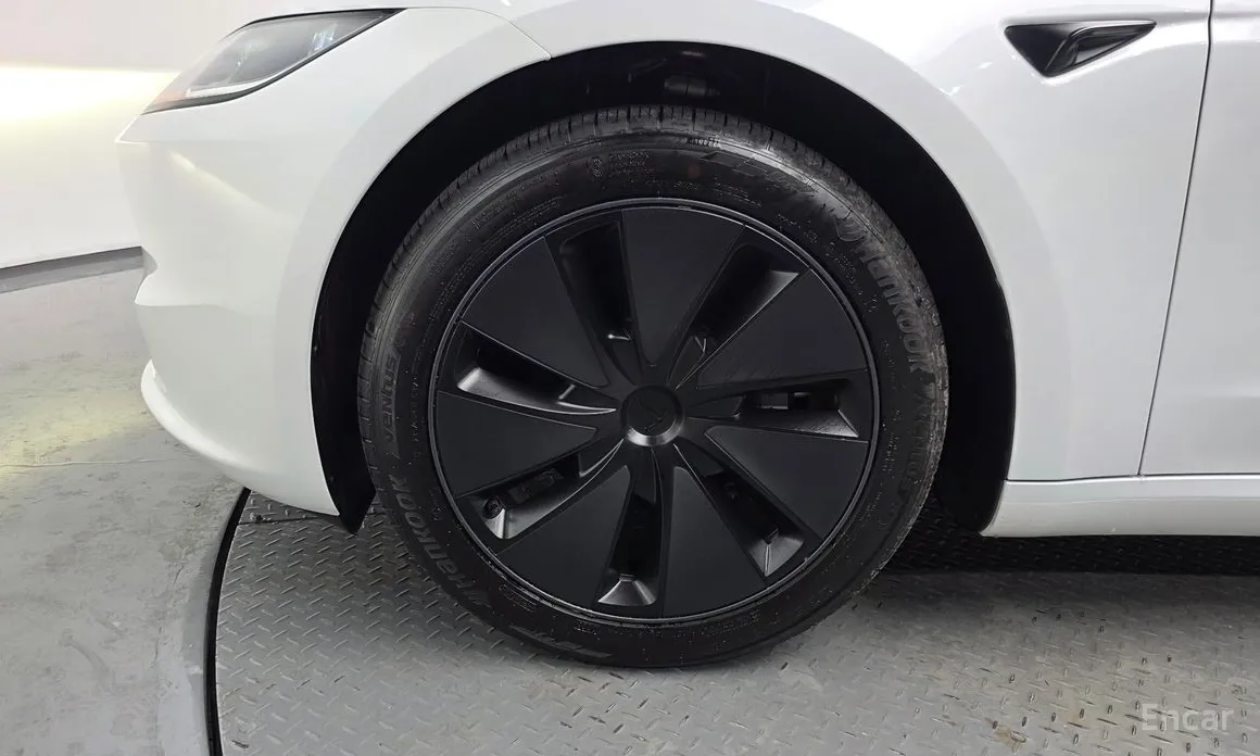 Photo 5 - Tesla Model 3