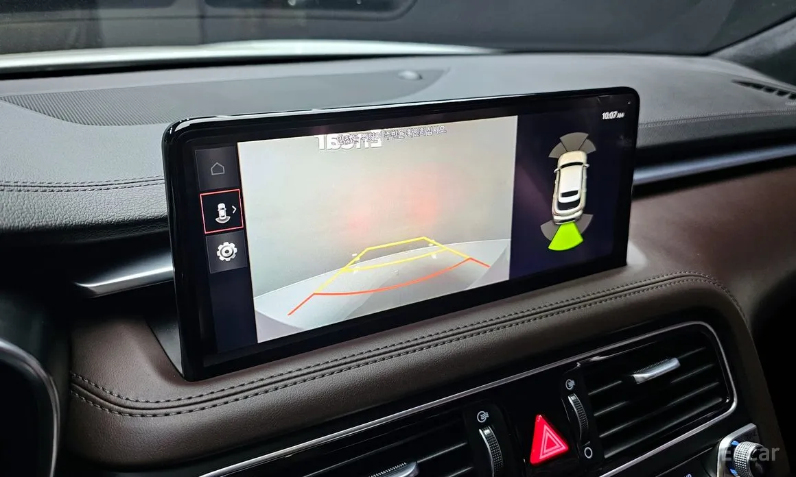 Фото 15 - Genesis G70