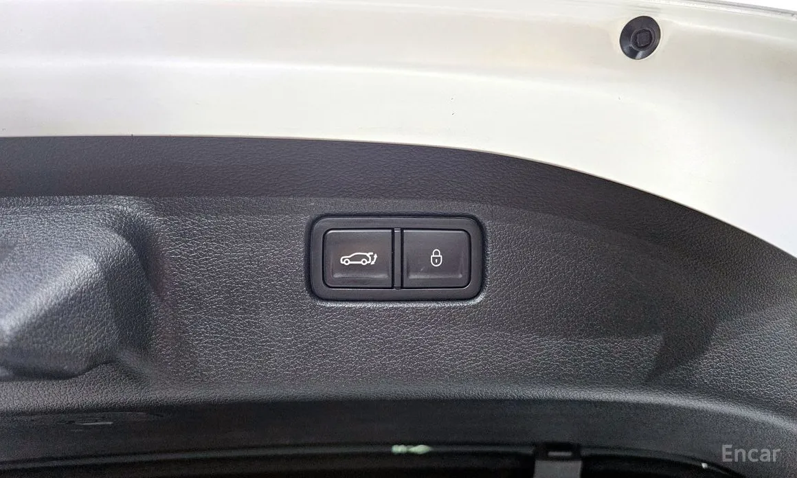 Фото 19 - Genesis G70