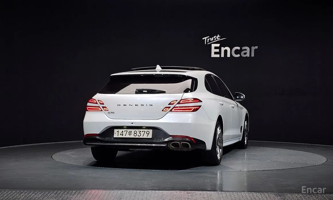 Фото 4 - Genesis G70