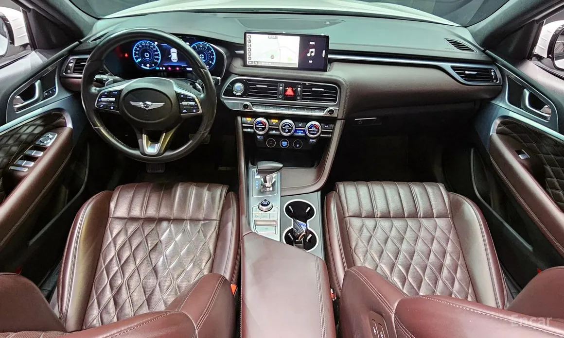 Фото 7 - Genesis G70