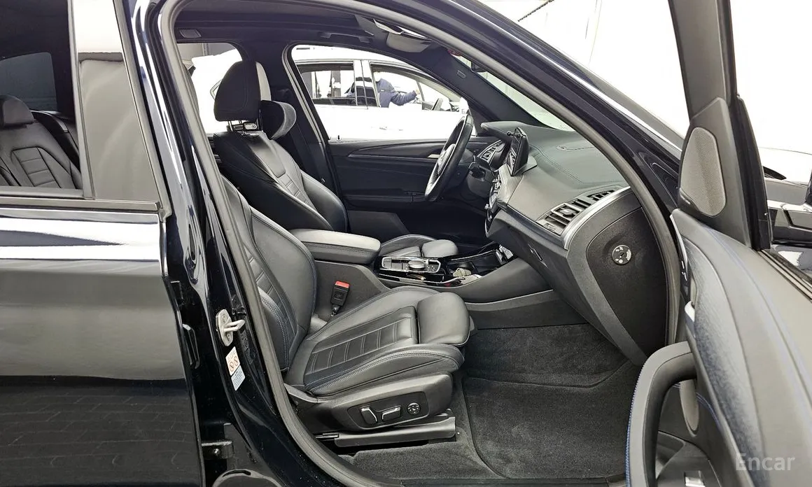 Фото 11 - BMW iX3