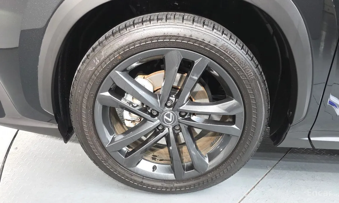 Фото 5 - Lexus NX