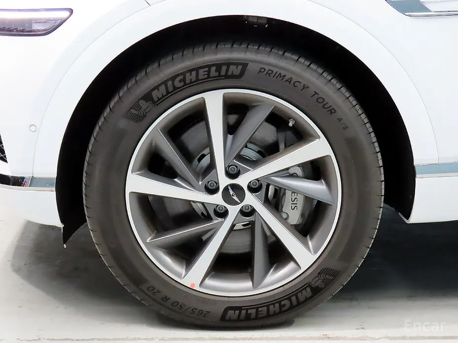 Фото 20 - Genesis GV80