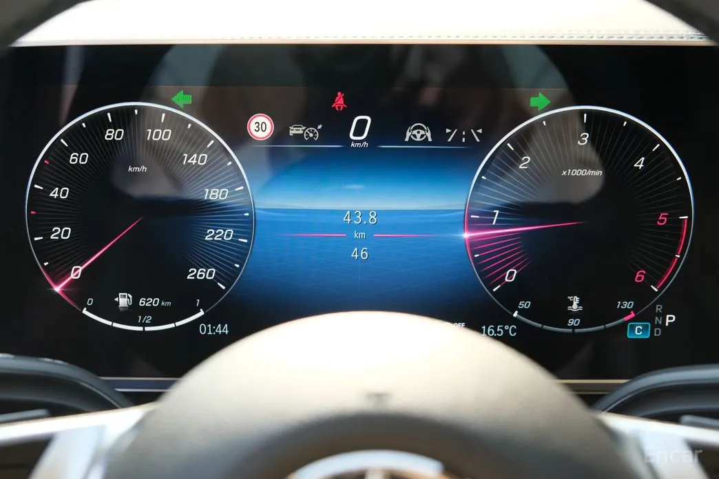 Фото 11 - Mercedes-Benz V-Class