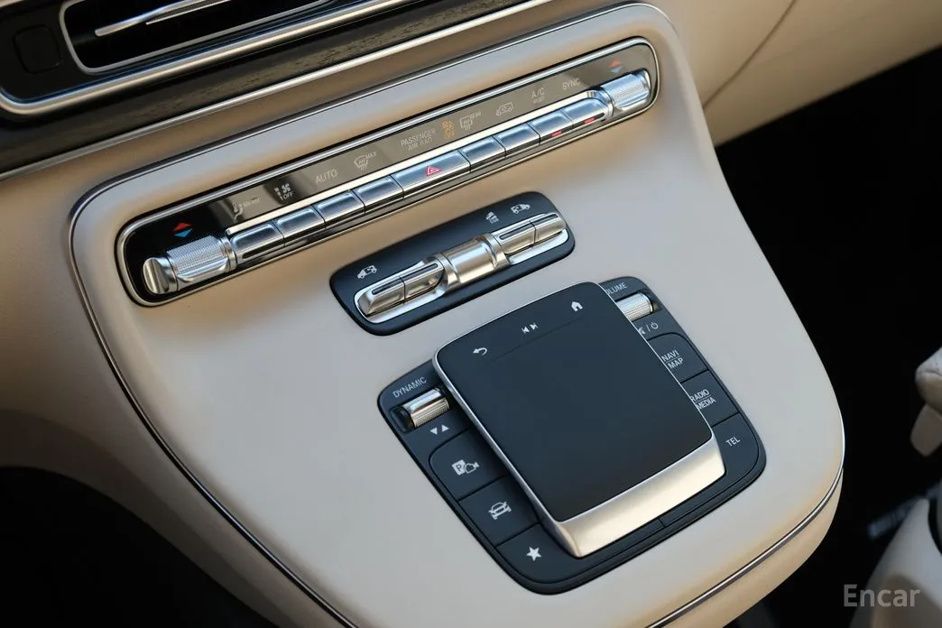 Фото 12 - Mercedes-Benz V-Class